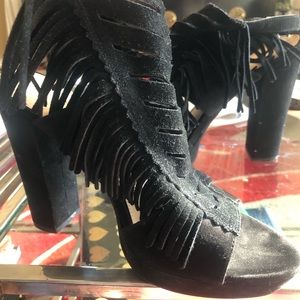 BAR III NERO FRINGE BLACK SUEDE HEELS SZ 10
